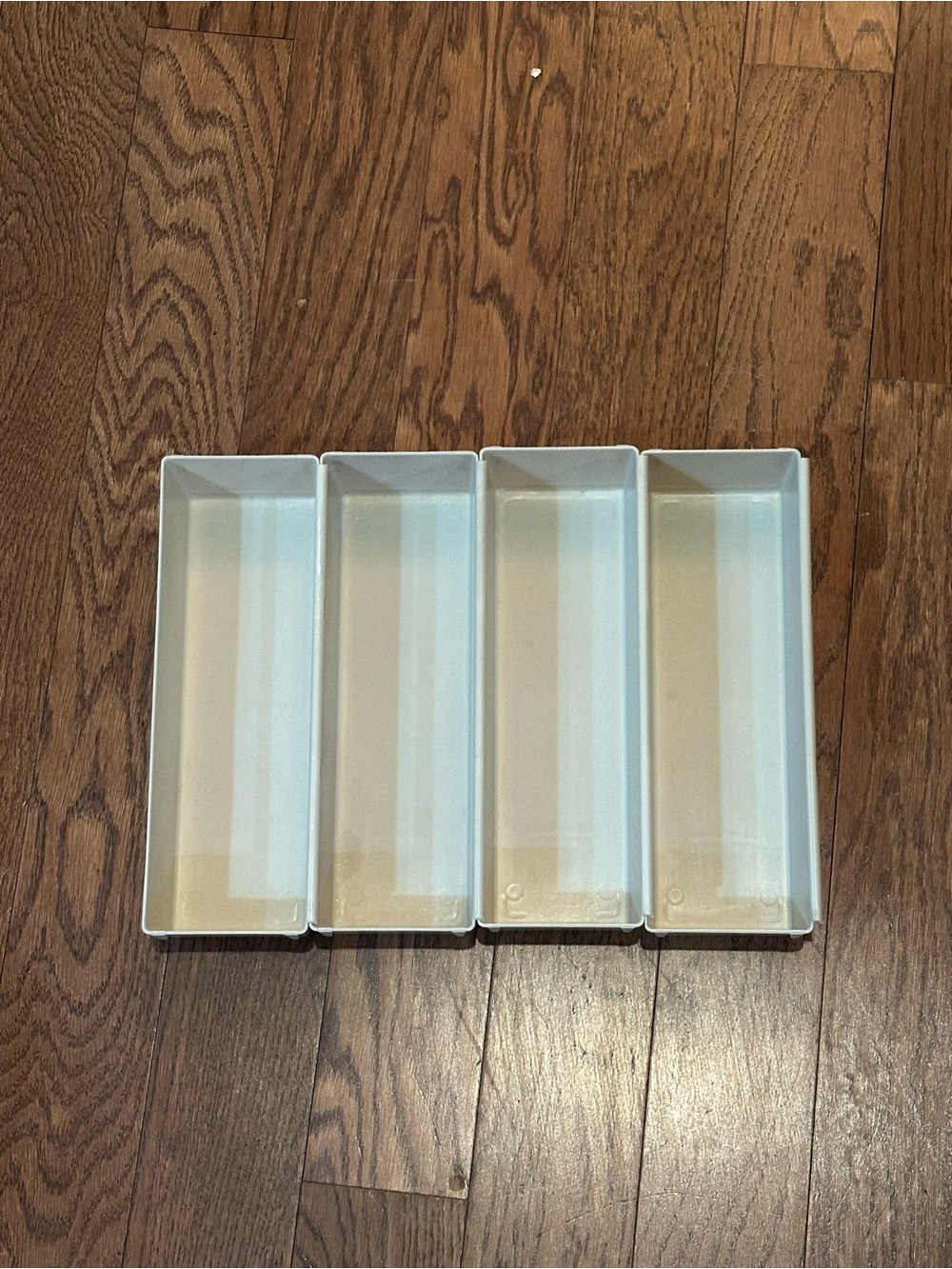 4 Vintage Rubbermaid Beige Interlocking Drawer Organizers 9”x3”x2”